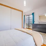 بيت للعطل Country Escape *